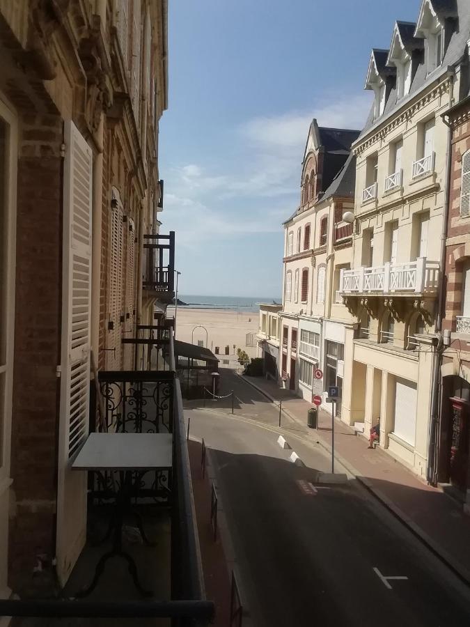 Trouville Centre 2 Pieces Balcon Sur Plage A 30 Metres Apartment Exterior foto